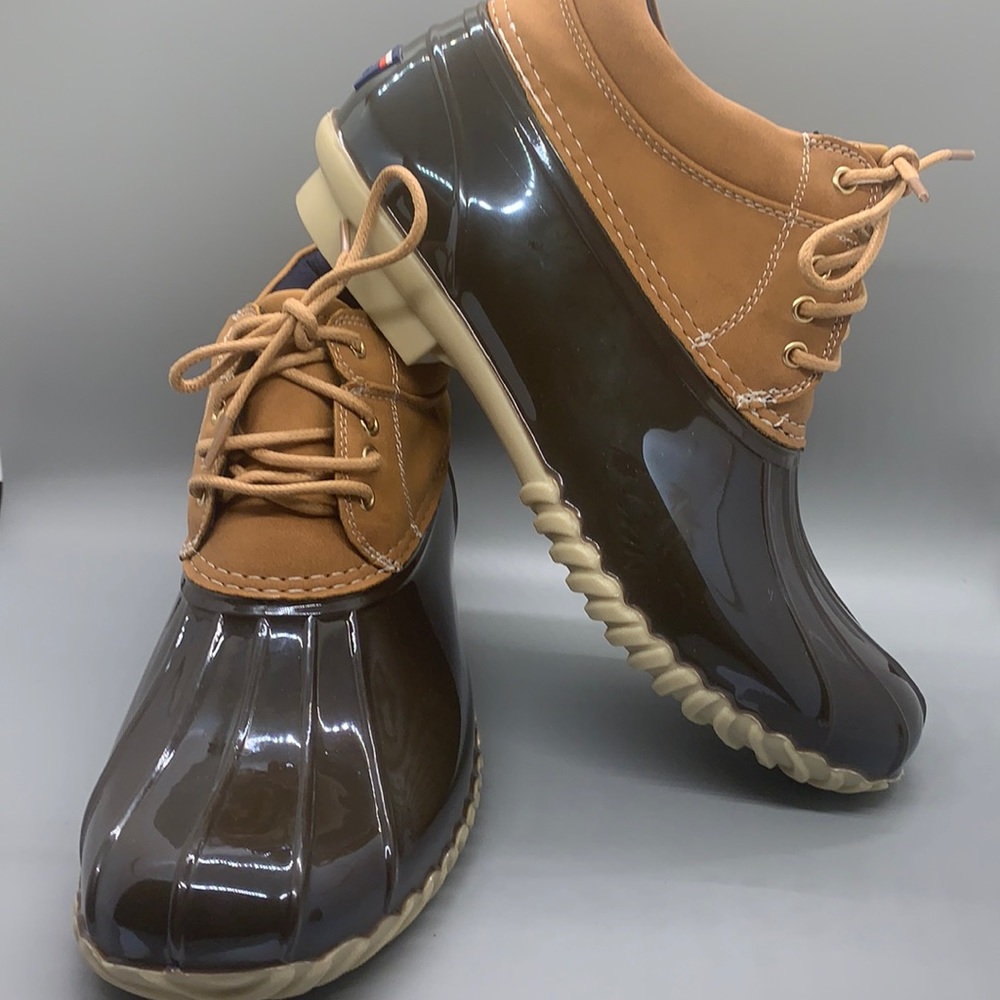 TOMMY HILFIGER DUCK BOOTS